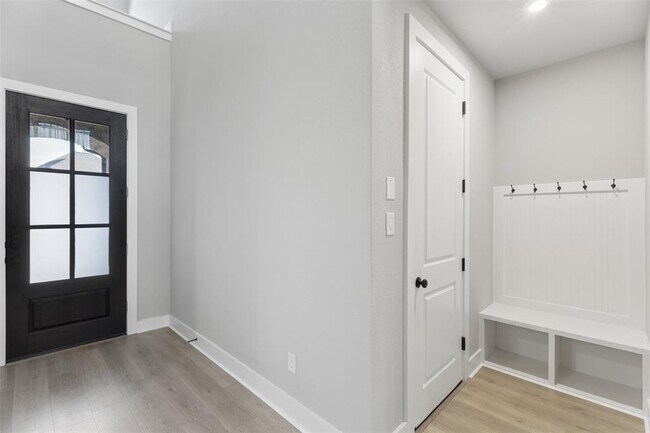 Building Photo - 1508 Cardinal Ln