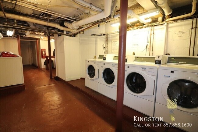 Building Photo - 1961 Commonwealth Ave