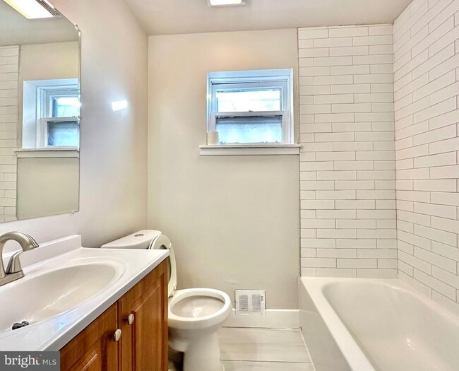 Building Photo - 3120 Haverford Ave