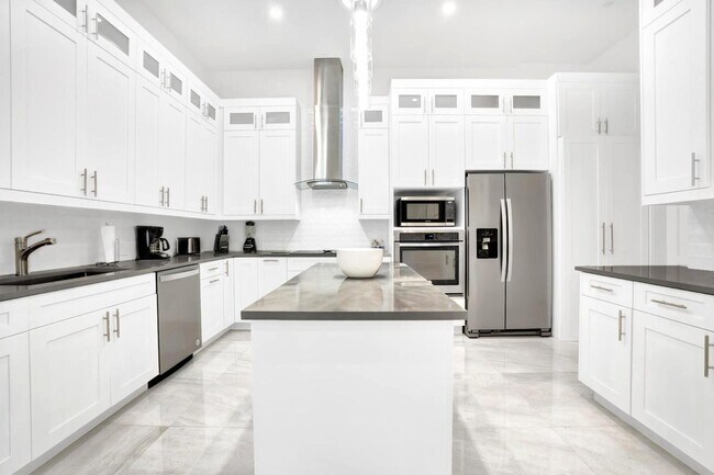 Building Photo - 2523 Oceanview Ave