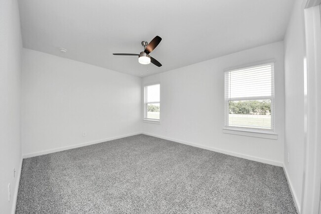 Building Photo - 10327 Sylvan Wds Trl