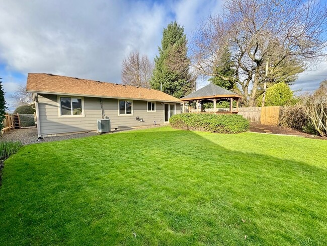 Building Photo - Adorable Quiet park like setting in fruit valley sunsets with landscaping provided