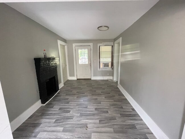 Building Photo - COMING SOON! 3 Bedroom House and 2 bath in Gastonia