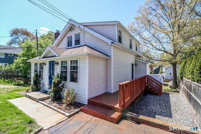 Building Photo - 25 Maplewood Ave