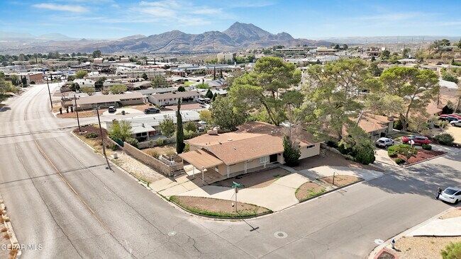 Building Photo - 4200 Wallington Dr