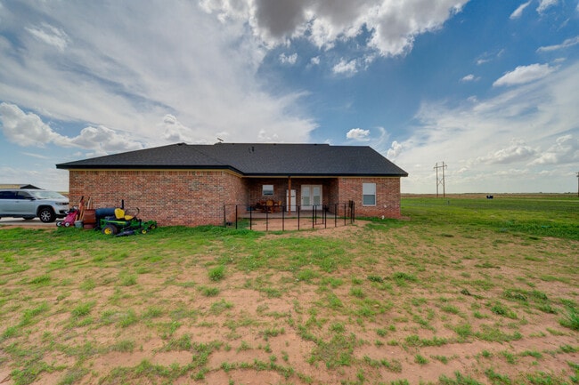 Building Photo - 9012 N County Rd 2700
