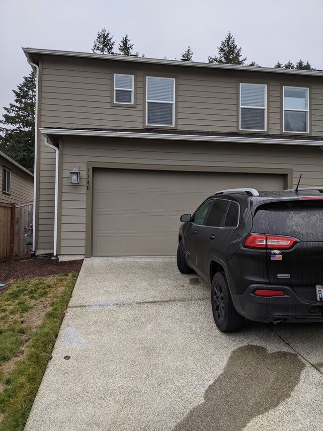 Building Photo - 4 bedroom "smart" home in DuPont!