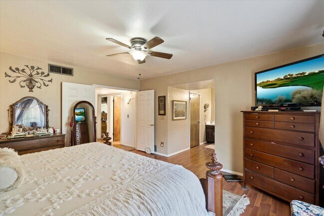 Building Photo - 23265 Vía Del Arroyo