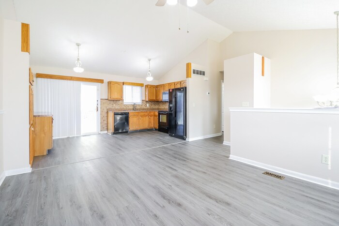 Building Photo - 3201 Shallow Creek Cir