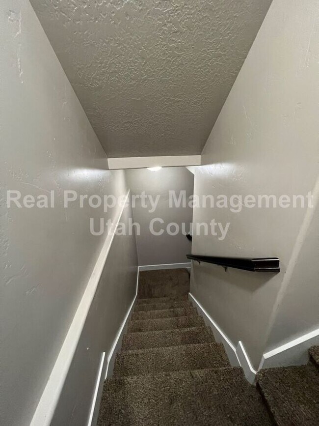 Building Photo - 1638 Venetian Way