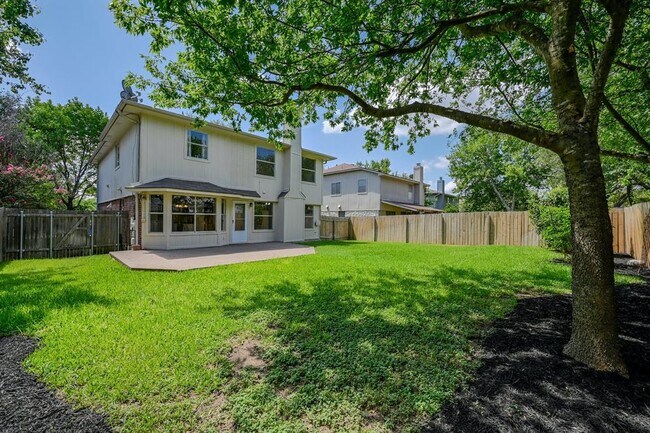 Building Photo - 15316 Ecorio Dr