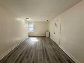 Building Photo - 410 W 46th St