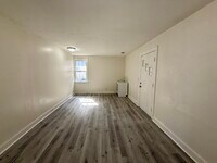 Building Photo - 410 W 46th St