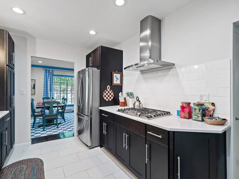 Building Photo - 3815 Ellendale Rd