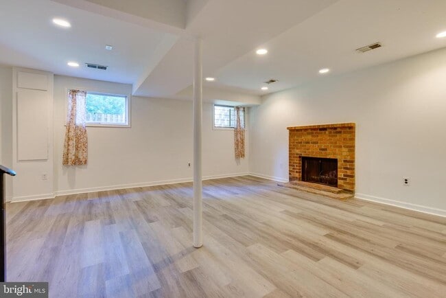 Building Photo - 4405 Elan Ct
