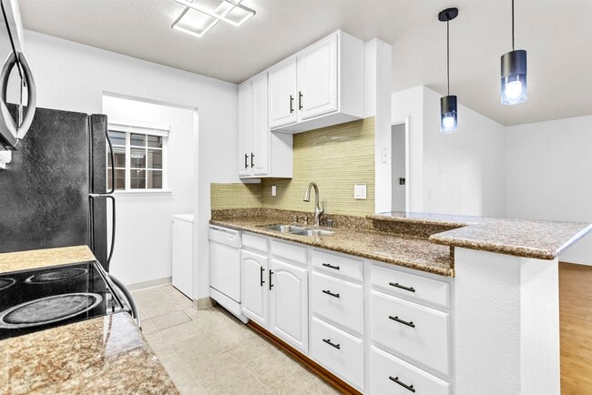 Building Photo - 165 Lighthouse Dr