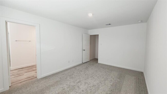 Building Photo - 3217 Creston Gate Dr