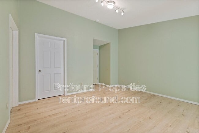 Building Photo - 9045 SW Pinto Ct