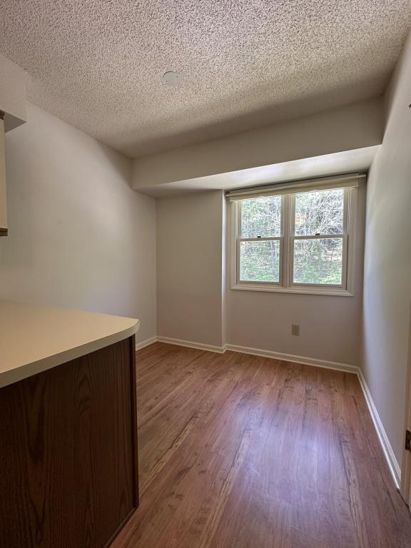 Building Photo - 14 Willow Tree Run