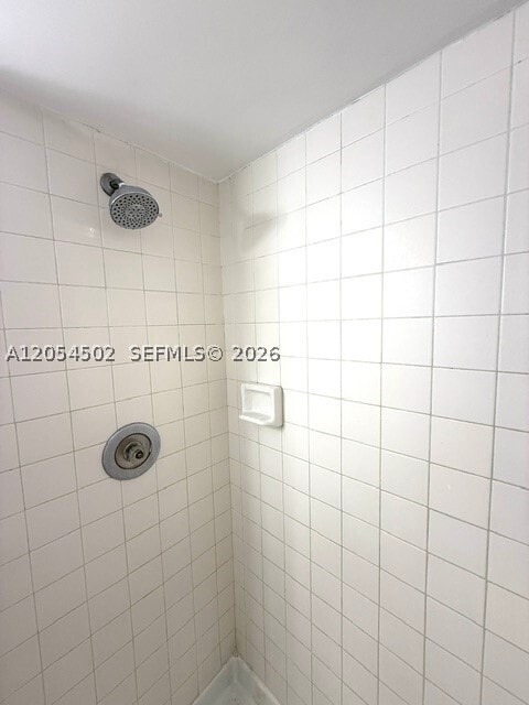 Building Photo - 871 NE 207th Terrace