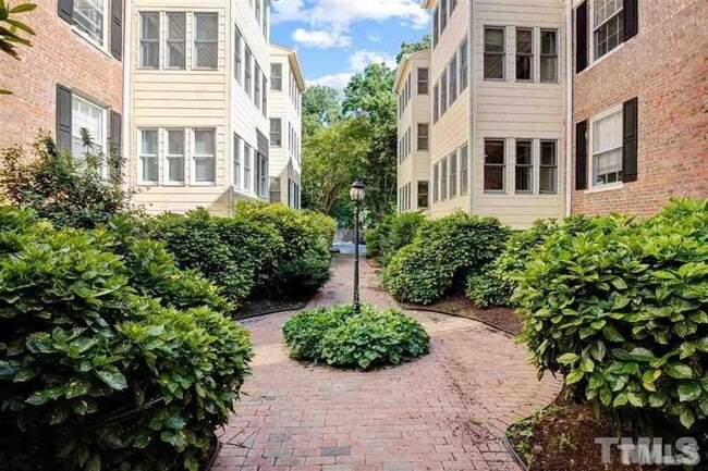 Building Photo - 235 McCauley St