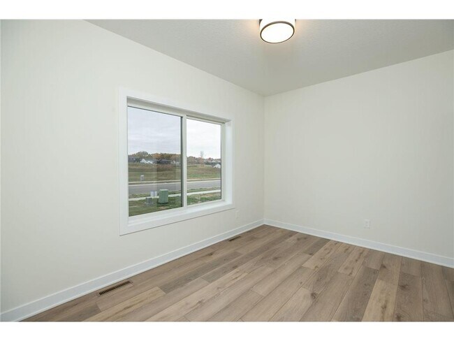 Building Photo - 301 Somerby Pkwy NE