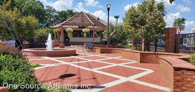 Building Photo - Rent a Community..Prime Location