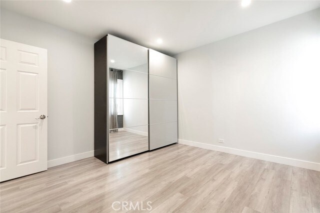 Building Photo - 1527 N Screenland Dr