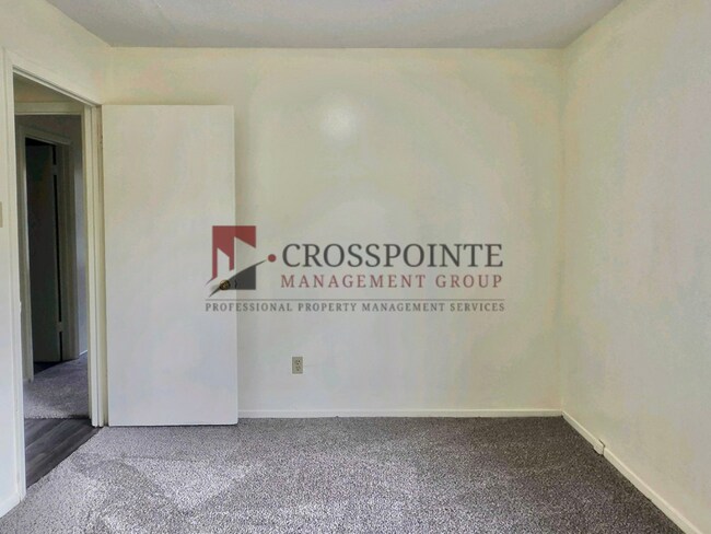 Building Photo - Tour Today! 3 Bedroom, 2 Bathroom Unit!