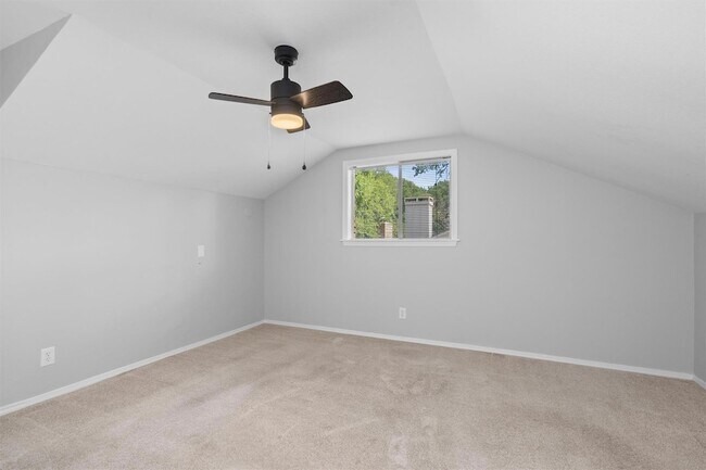 Building Photo - 8310 Summerwood Dr