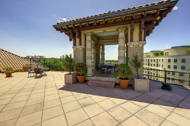 Building Photo - Great Luxury 1 Bedroom 1 Bath on Connecticut Ave in Kalarama