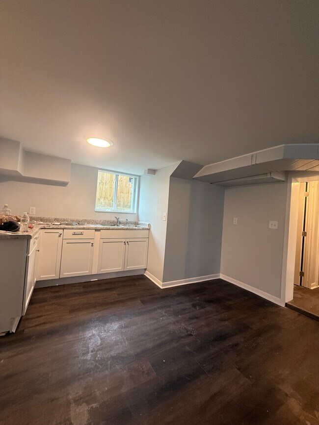 Building Photo - 1022 Byrd Ave