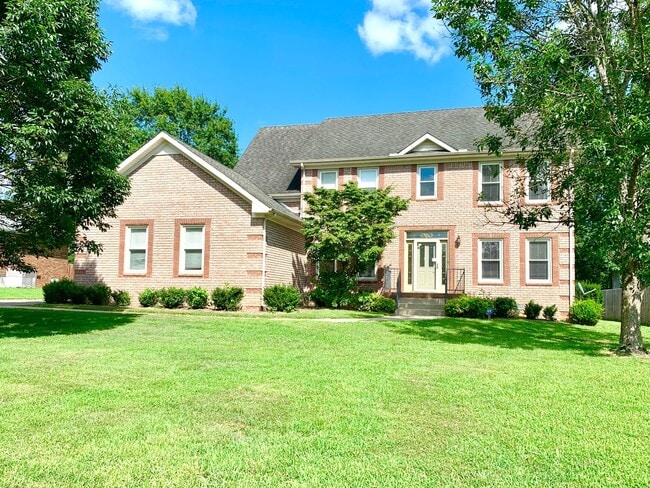 Primary Photo - 141 Lyme Dr