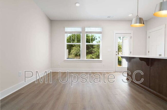 Building Photo - 214 Cali Wy