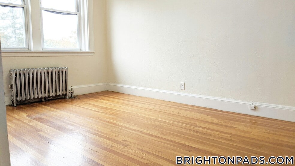 Building Photo - 2045 Commonwealth Ave