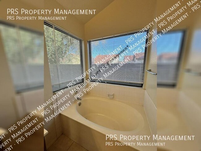 Building Photo - Single Story Phoenix Home Available Februa...