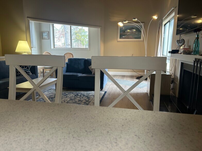 Living - 438 Ocean Pky