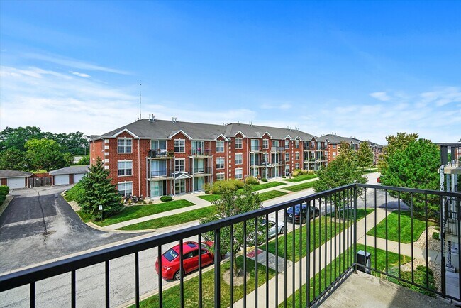 Building Photo - 16671 Liberty Cir