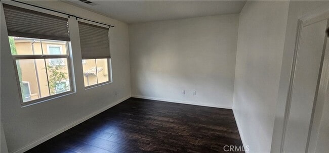 Building Photo - 23 Keepsake