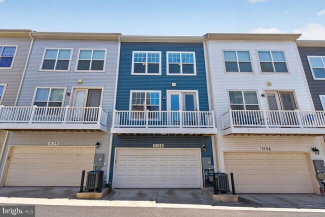 Building Photo - 5128 Ridgeview Retreat Dr