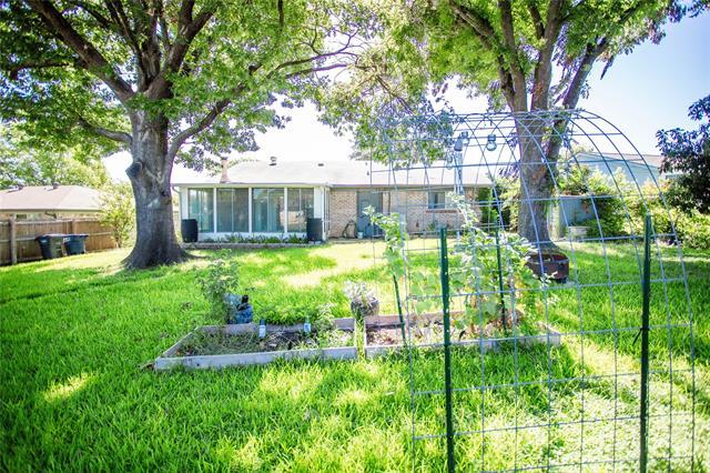 Building Photo - 740 Admiralty Way