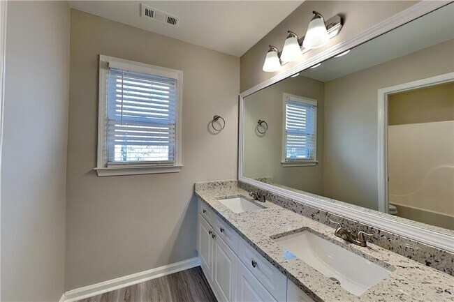 Building Photo - 149 Crestview Dr