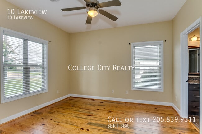 Building Photo - 10 Lakeview