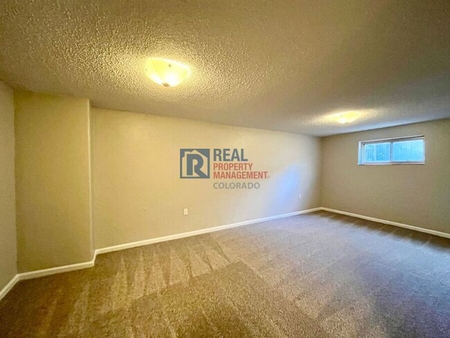 Building Photo - 7074 S Willow St