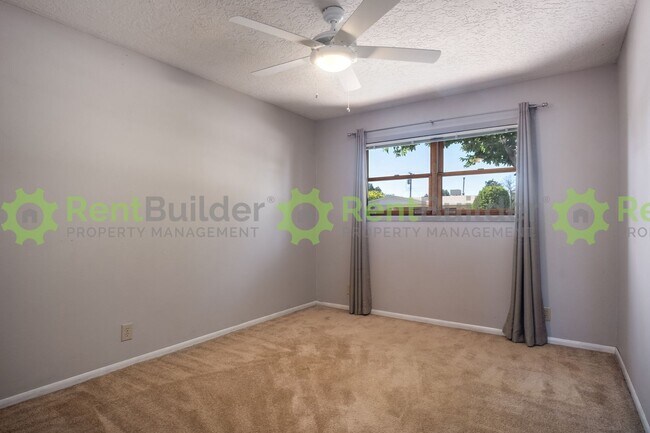 Building Photo - ***LEASE PENDING PLEASE APPLY AT YOUR OWNE DISCRETION***