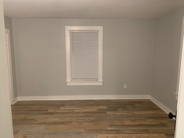 Bedroom 1 - 1845 King Ave