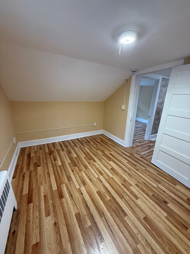 Building Photo - 231 Mansfield Ave