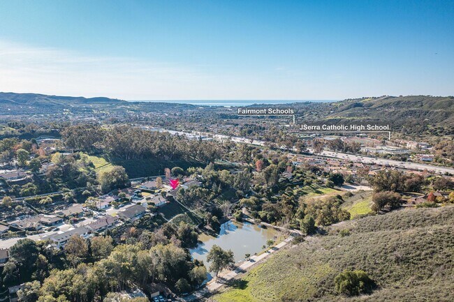 Building Photo - Serene Single-Level Living in Mission Hills Ranch