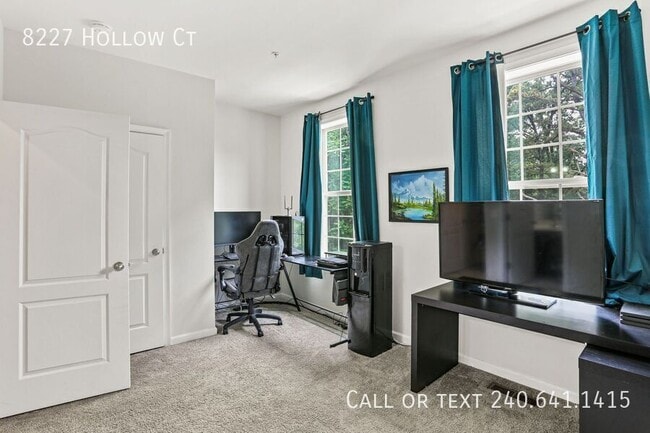 Building Photo - 8227 Hollow Ct