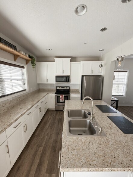 Building Photo - 680 Freedom Dr